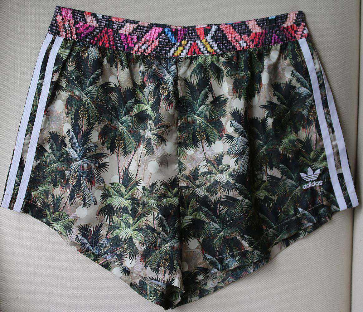 ADIDAS ORIGINALS X FARM MULTI PRINT SHORTS UK 10