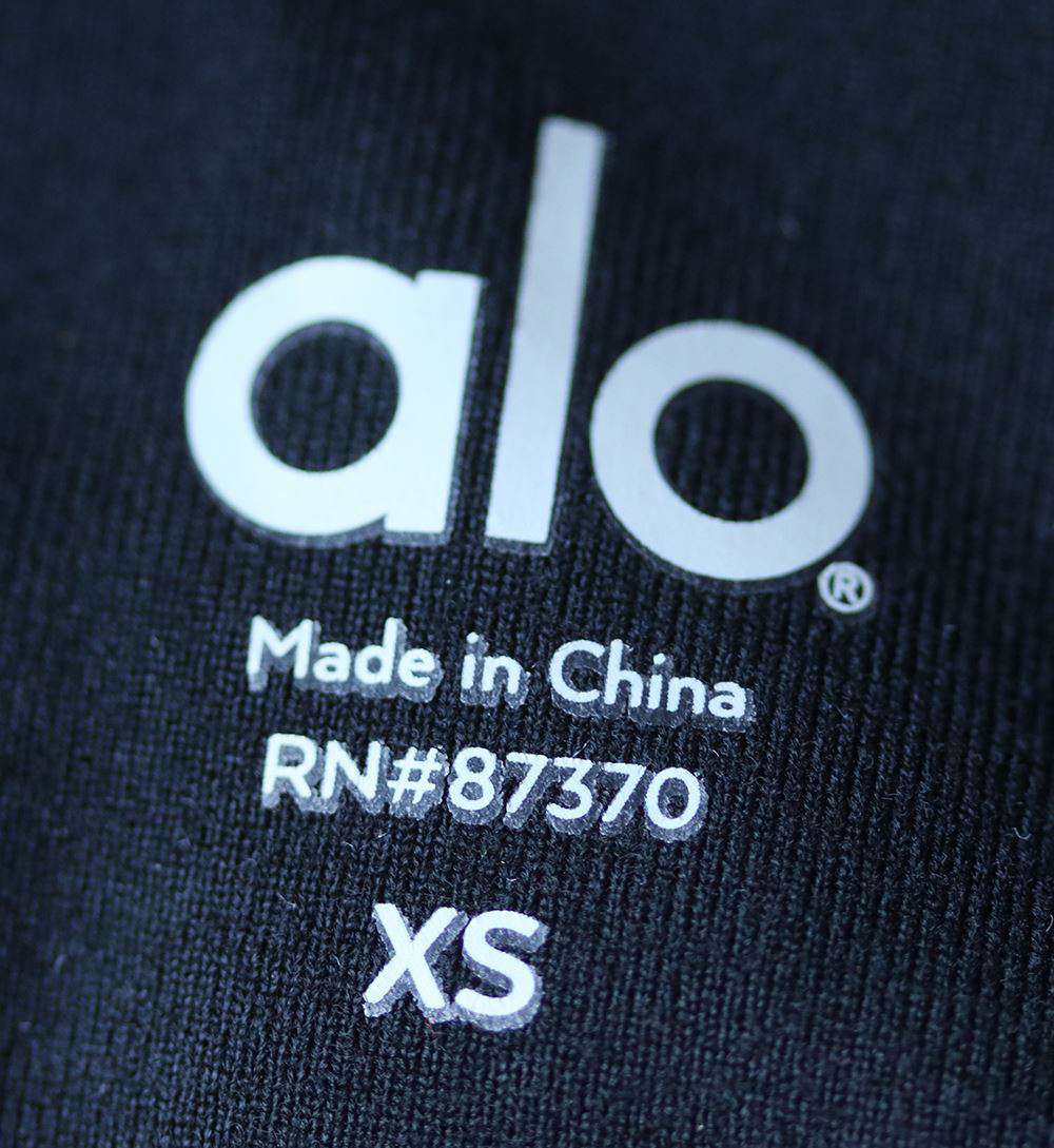ALO YOGA AIRBRUSH PRINTED CAPRI PRINTED LEGGINGS XSMALL