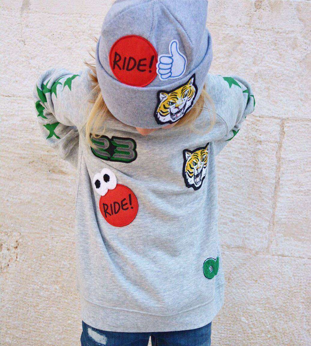 STELLA MCCARTNEY KIDS BABY GREY BILLY BADGES SWEATER 2 YEARS