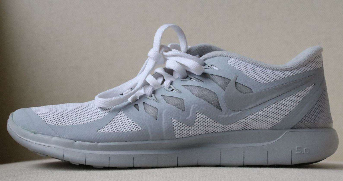 NIKE FREE 5.0 GREY AND WHITE TRAINERS EU 38.5 UK 5 US 7.5