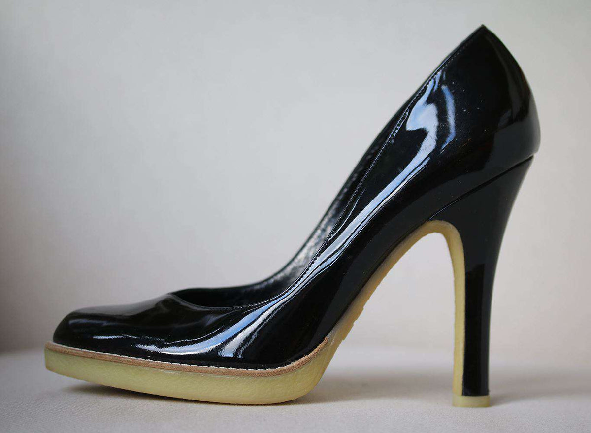 GUCCI PATENT LEATHER PUMPS EU 37 UK 4 US 7