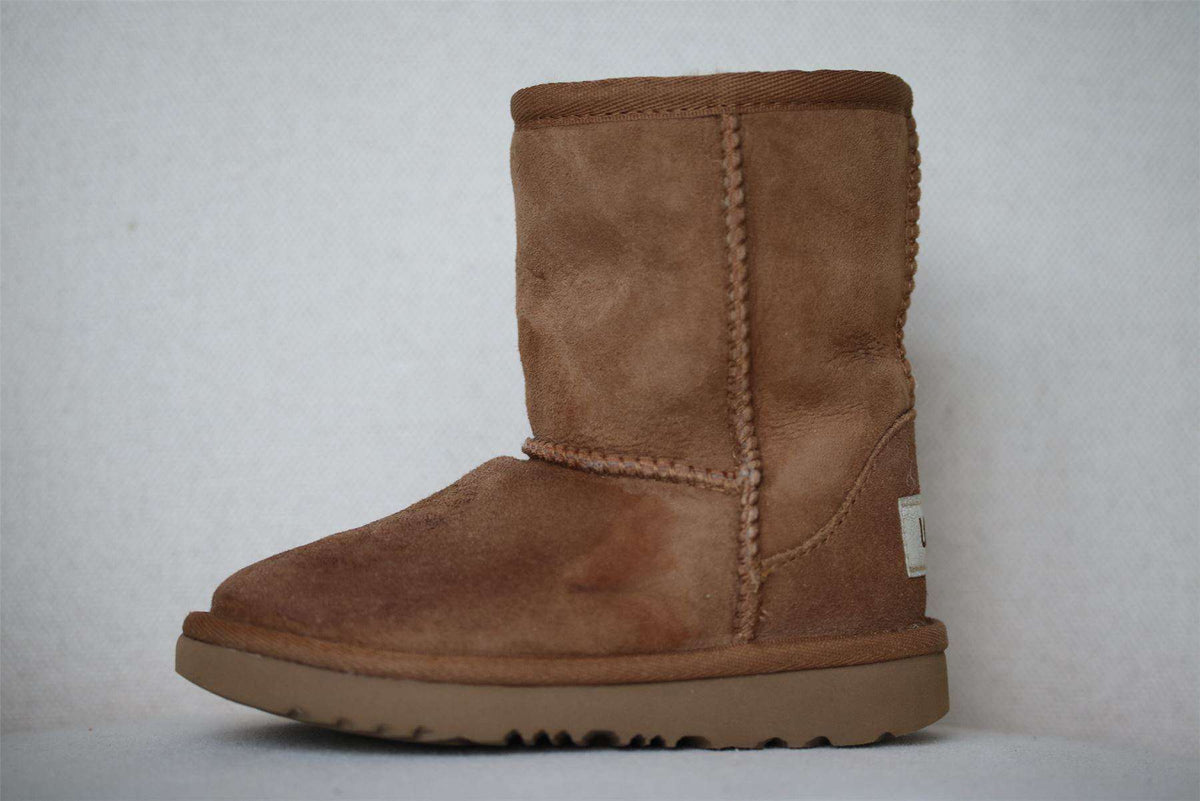 UGG KIDS CLASSIC CHESTNUT SHEEPSKIN BOOTS EU 25 UK 8