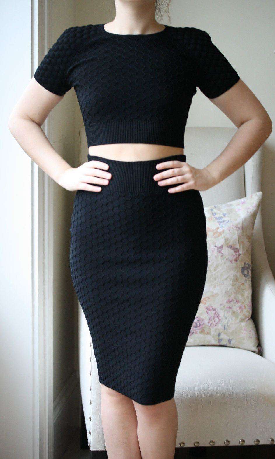 ALEXANDER MCQUEEN BLACK HONEYCOMB KNIT TOP MEDIUM