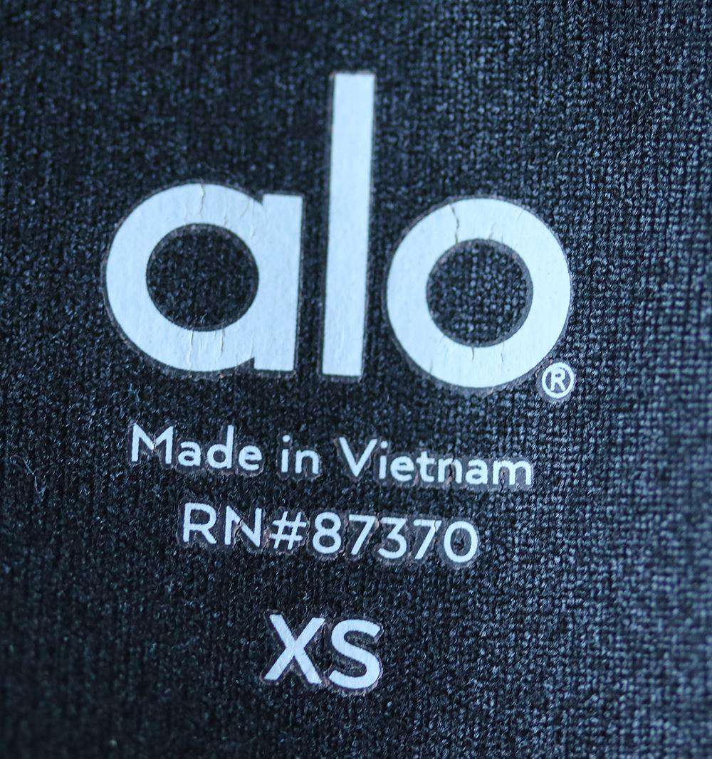 ALO YOGA HIGH-WAISTED AIRBRUSH CAPRI LEGGINGS XSMALL