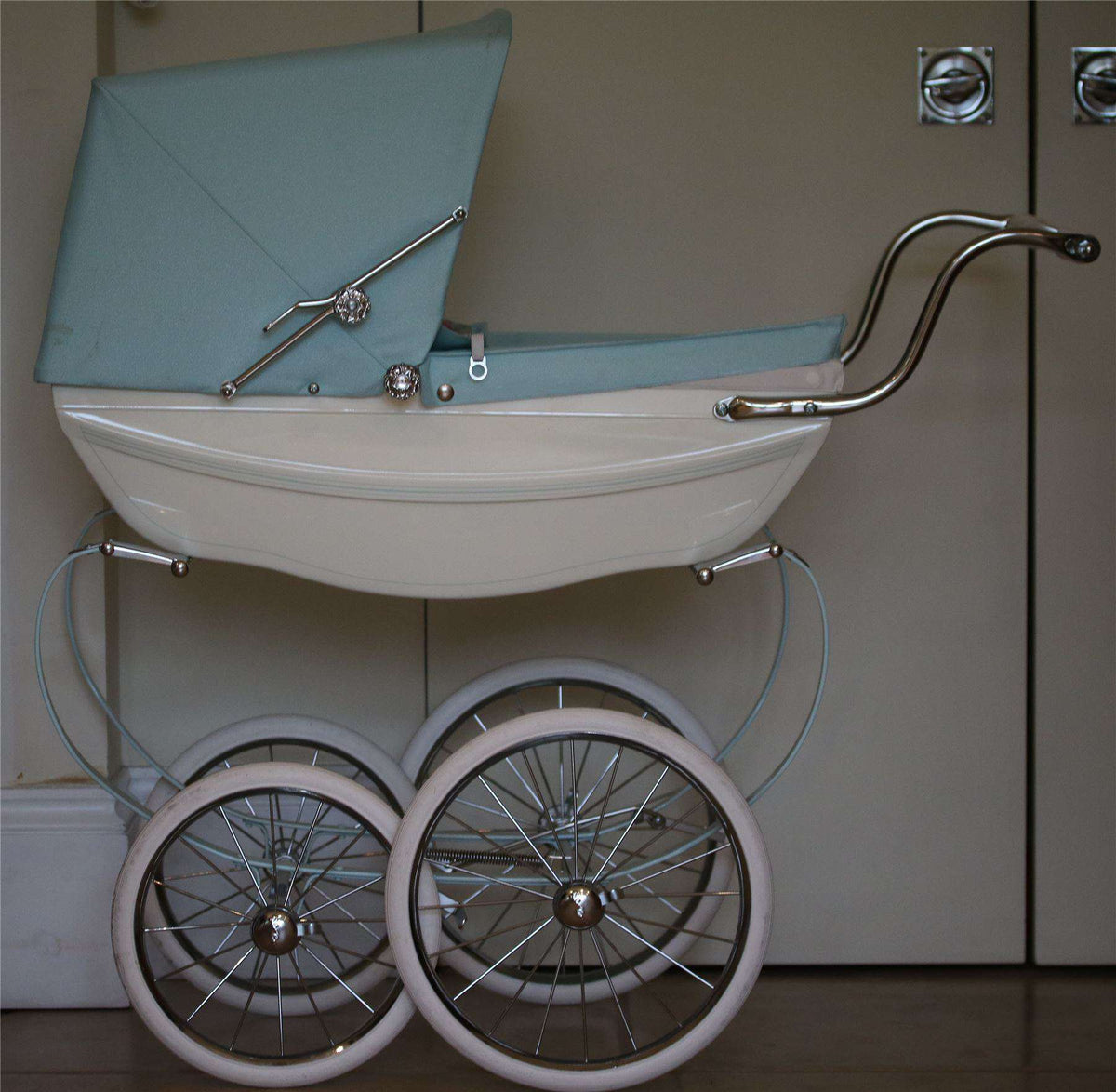 SILVER CROSS HARRODS SWEET PEA DOLLS PRAM