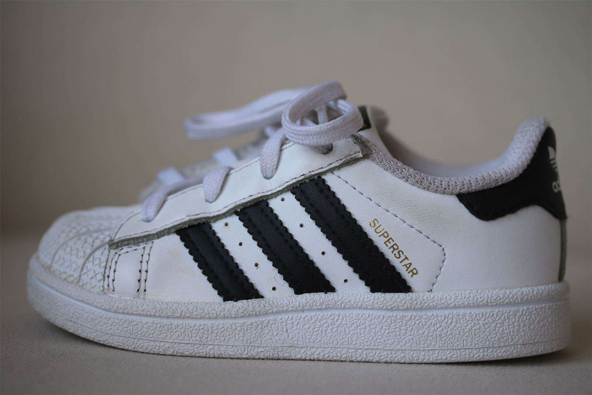 ADIDAS ORIGINALS SUPERSTAR KIDS WHITE TRAINERS EU 20 UK 4