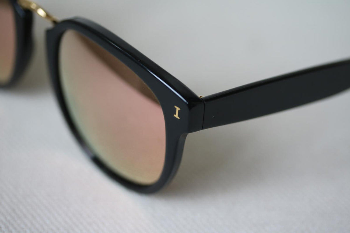 ILLESTEVA SARDINIA MIRRORED SQUARE SUNGLASSES
