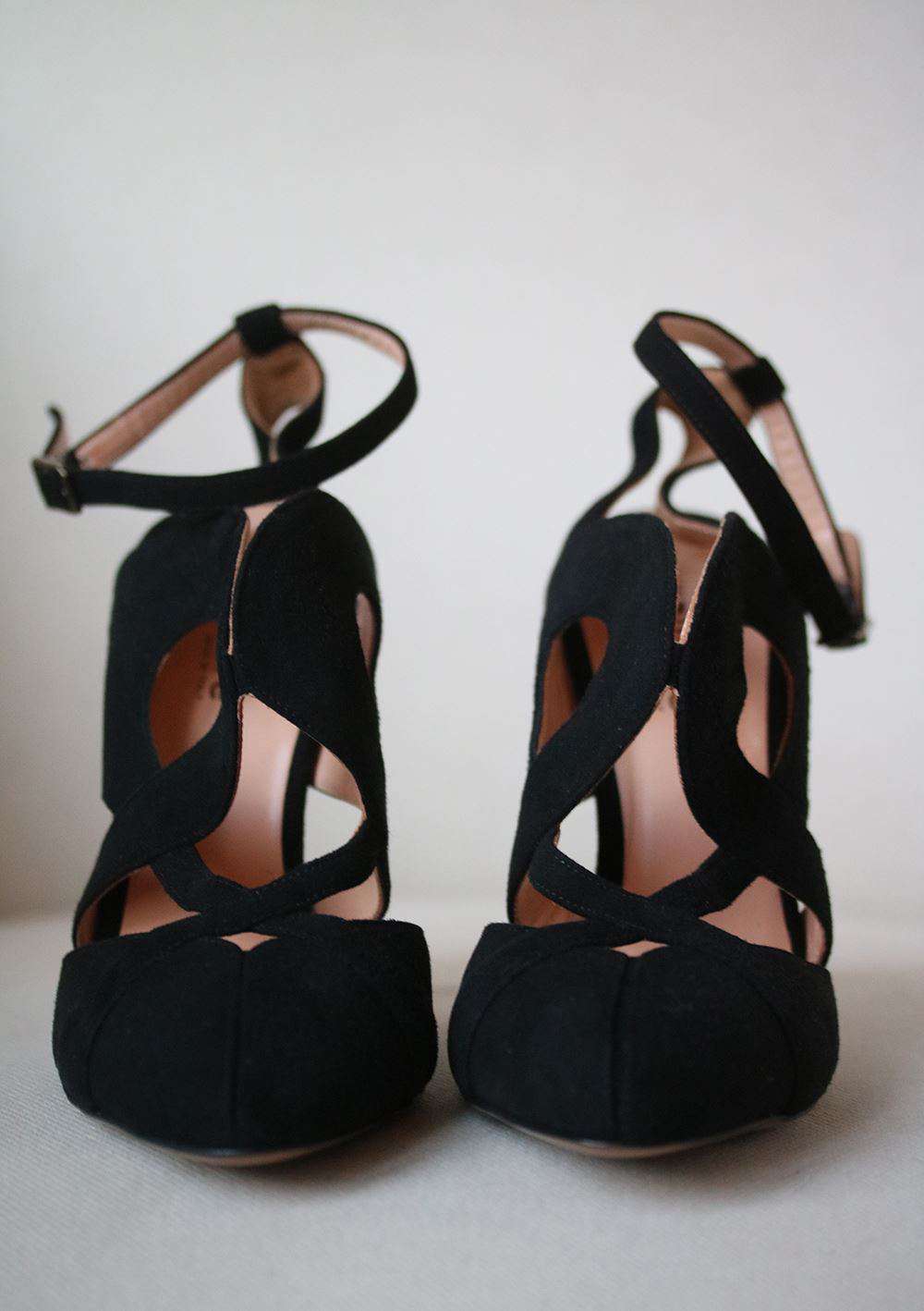 KALLISTE SUEDE ANKLE STRAP CUTOUT HEELS EU 40 UK 7 US 10