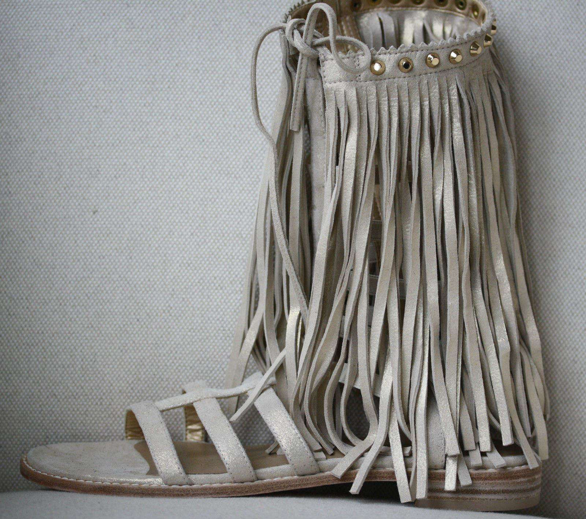 STUART WEITZMAN METALLIC BEIGE FRINGE BENEFIT SANDALS US 6.5 UK 4.5