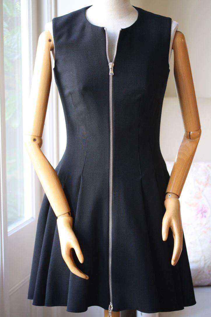 ALEXANDER MCQUEEN BLACK ZIP MINI DRESS IT 40 UK 8