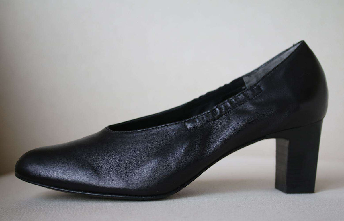 ROBERT CLERGERIE BLOCK HEEL LEATHER PUMPS EU 39.5 UK 6.5 US 9.5