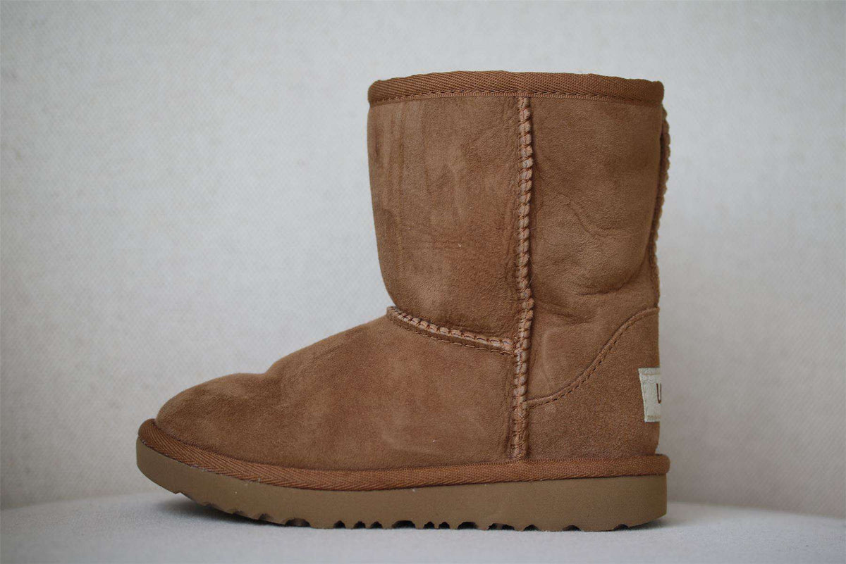 UGG KIDS CLASSIC II SHORT CHESTNUT BROWN BOOTS EU 26 UK 8