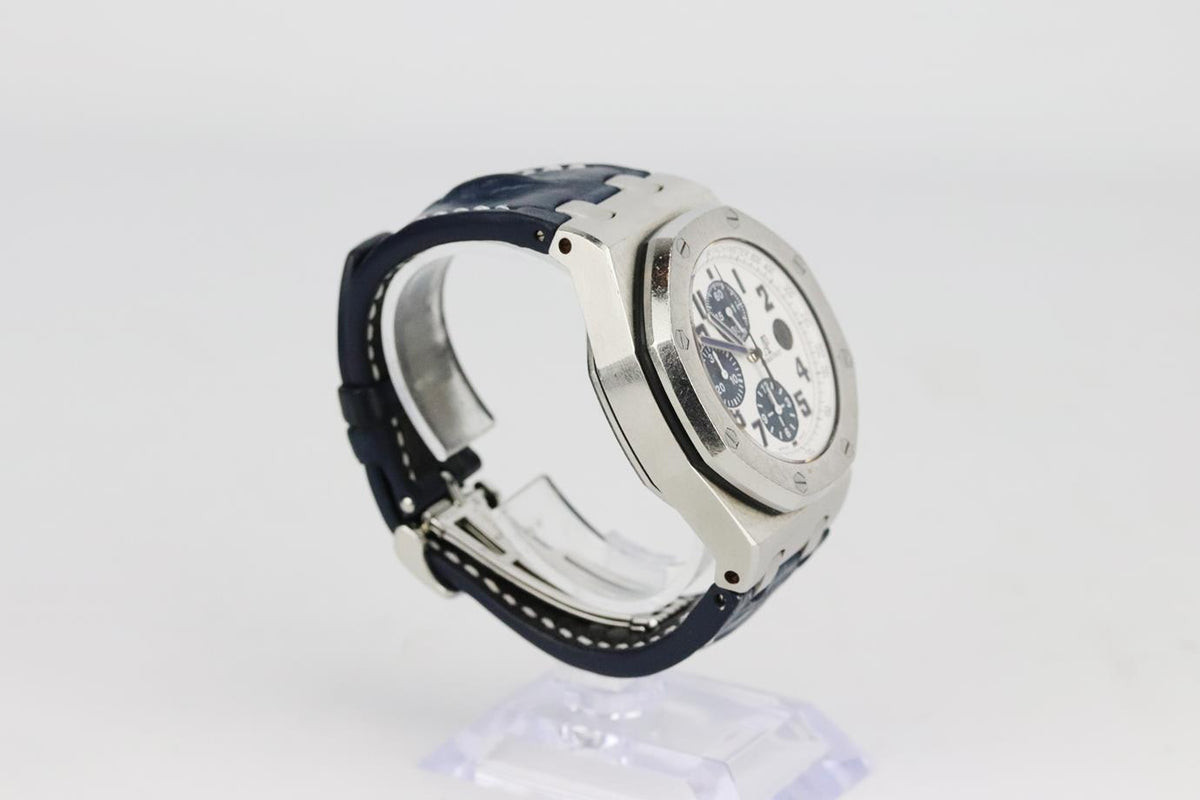 AUDEMAR PIGUET ROYAL OAK OFFSHORE CHRONOGRAPH 42MM NAVY MODEL WRIST WATCH