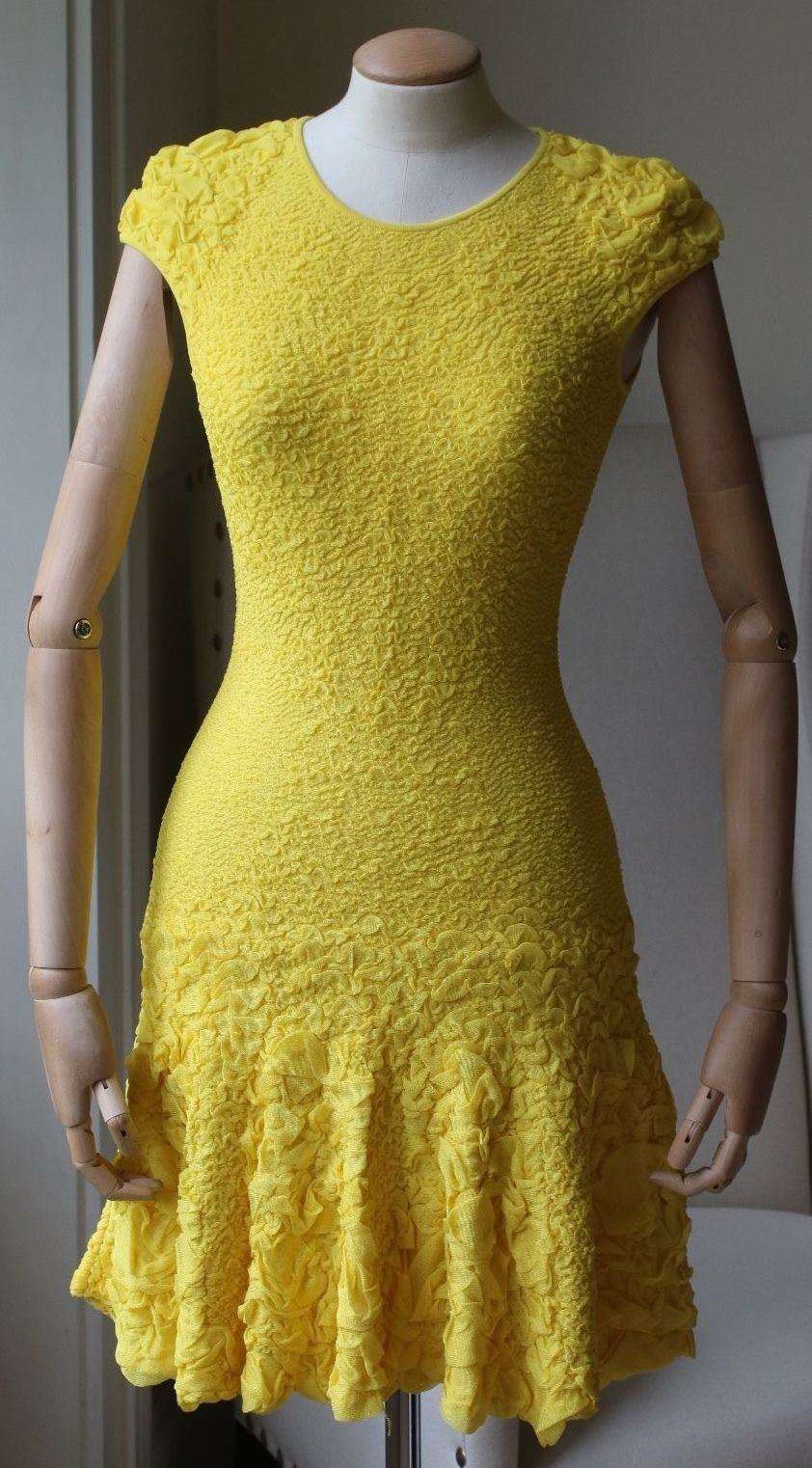 ALEXANDER MCQUEEN YELLOW KNITTED DRESS SMALL
