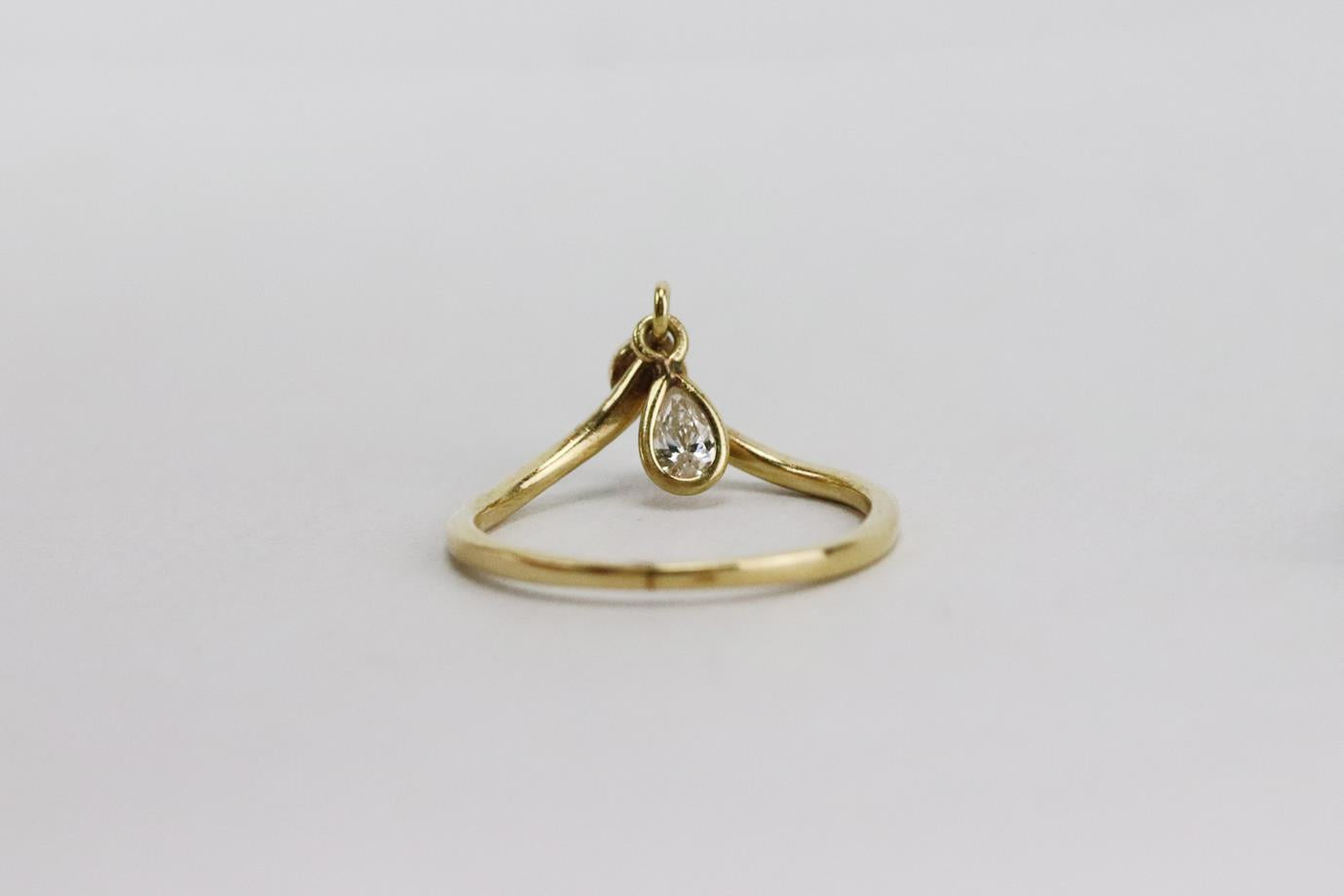 JACQUIE AICHE 14K YELLOW GOLD TEARDROP DIAMOND SHAKER V RING 15 MM