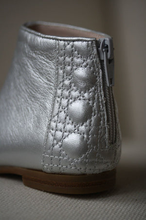 BABY DIOR SILVER LEATHER GLITTER CANNAGE ANKLE BOOTS EU 20 UK 4