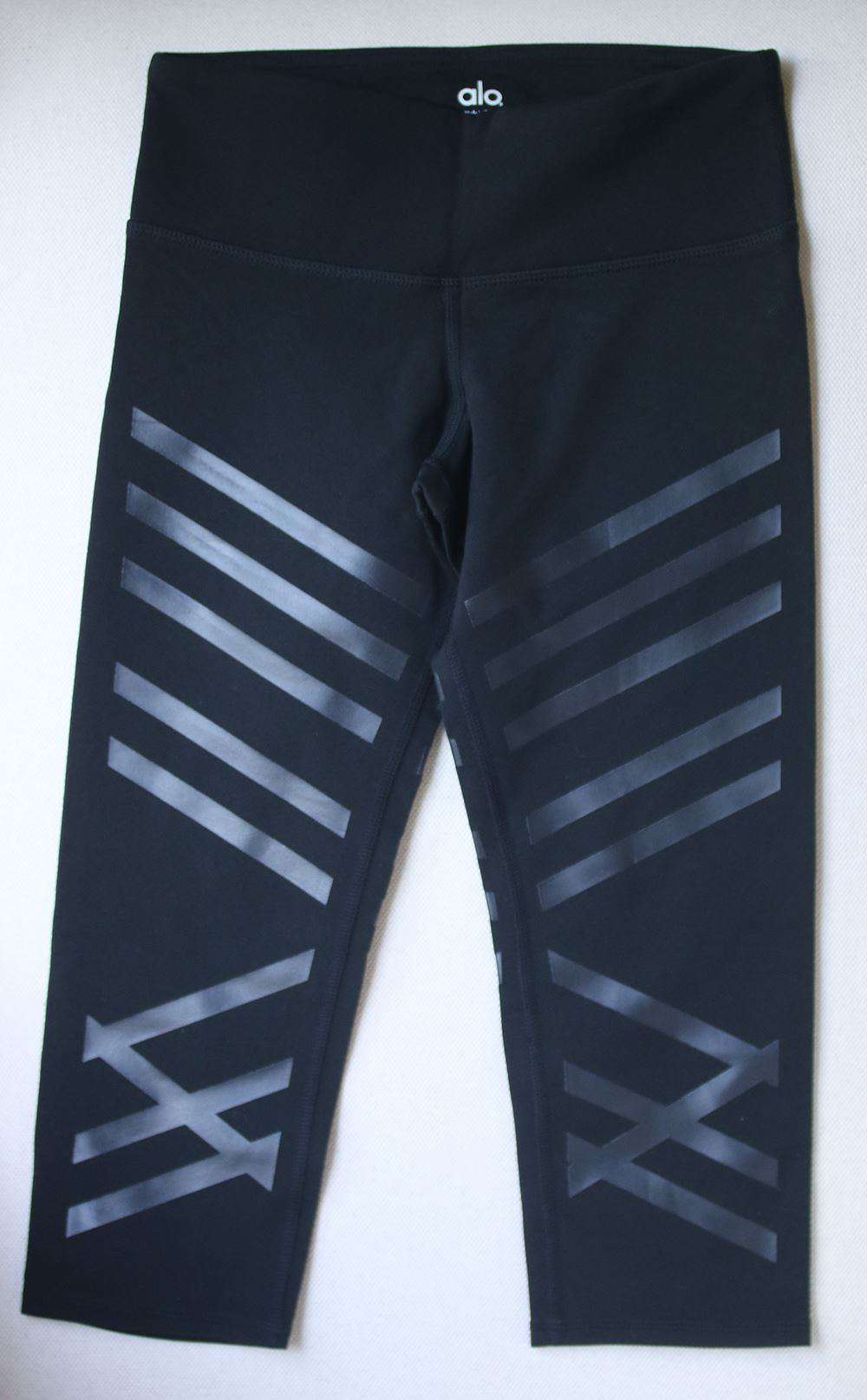 ALO YOGA AIRBRUSH PRINTED CAPRI PRINTED LEGGINGS XSMALL