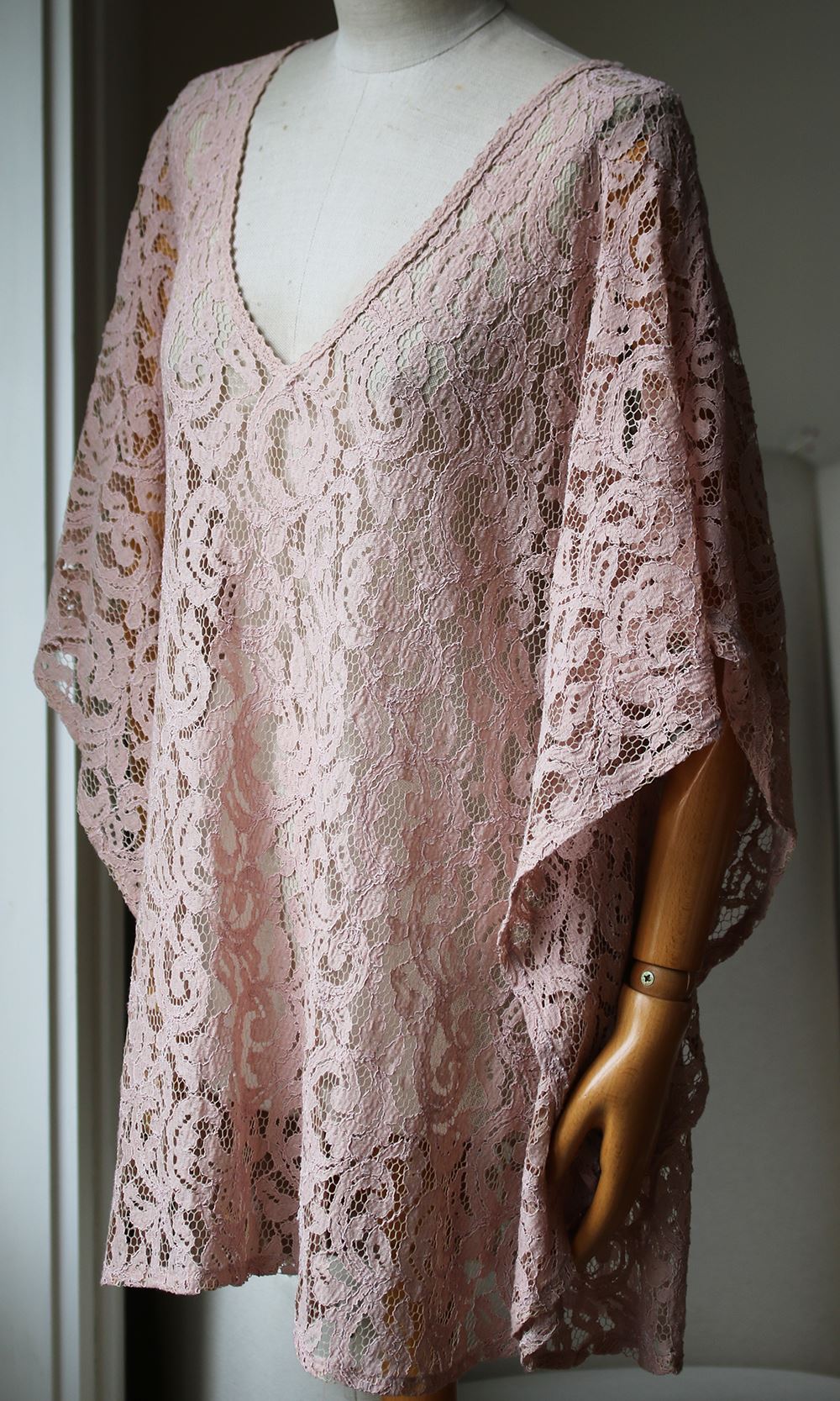 MELISSA ODABASH IGNES STRETCH LACE COVER UP ONE SIZE