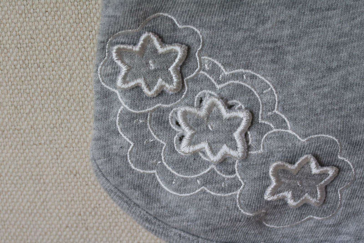 STELLA MCCARTNEY KIDS BABY GIRLS GREY JERSEY FLOWER SHORTS 4 YEARS
