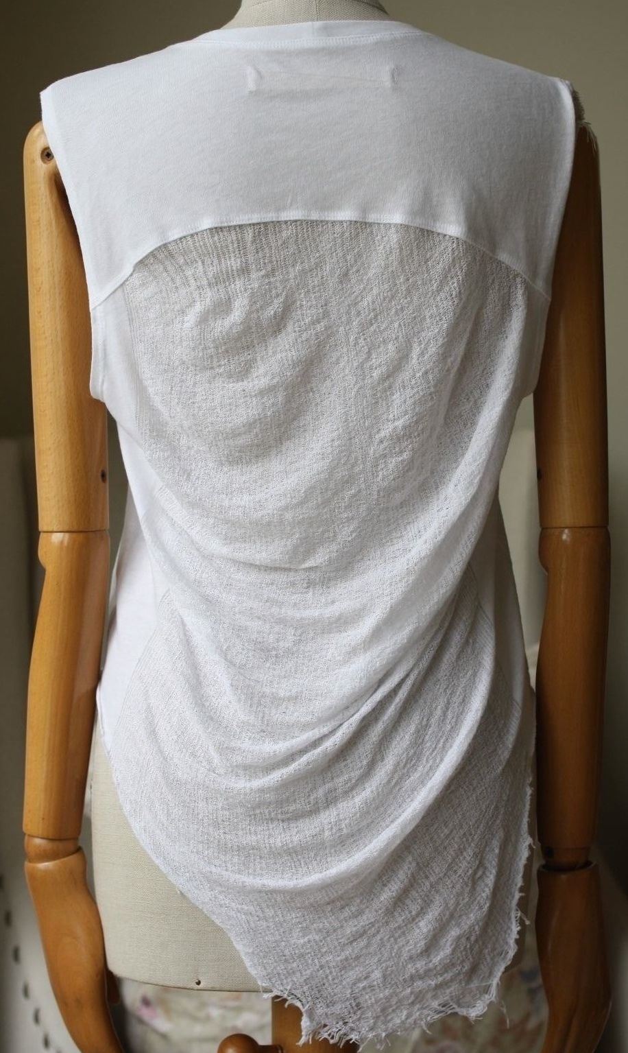 RAQUEL ALLEGRA SLEEVELESS MUSCLE TOP WITH SHREDDED BACK 0 UK 6/8