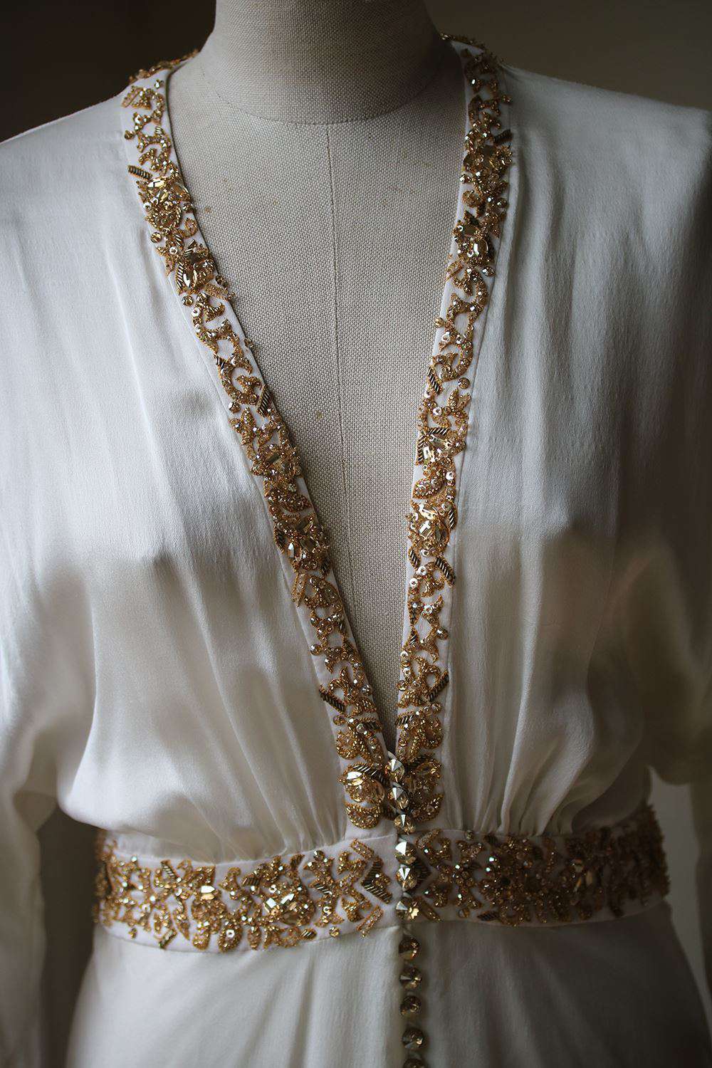 RALPH AND RUSSO HAUTE COUTURE AUSTRIAN CRYSTAL EMBELLISHED LONG DRESS SMALL