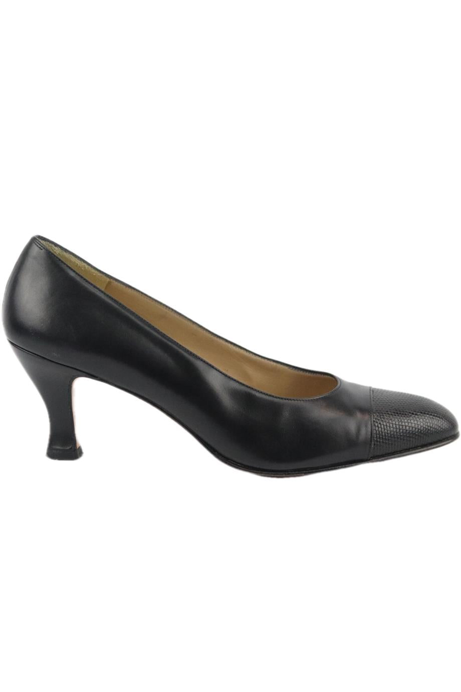 SALVATORE FERRAGAMO VINTAGE LEATHER PUMPS EU 37 UK 4 US 7