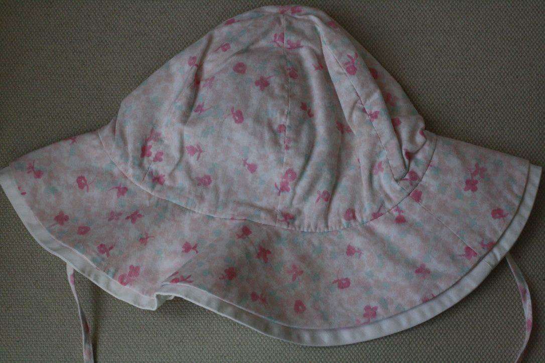 BABY DIOR COTTON FLORAL DRESS BLOOMERS AND HAT SET 18 MONTHS