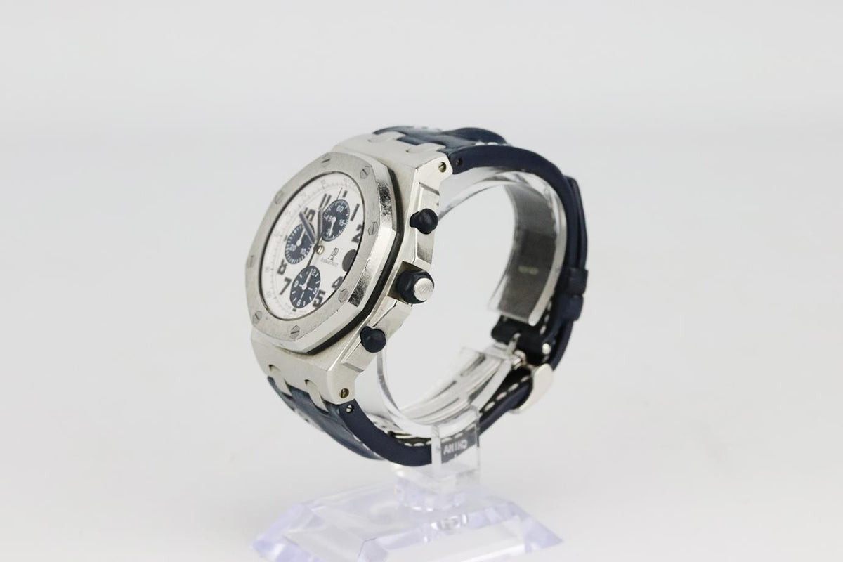 AUDEMAR PIGUET ROYAL OAK OFFSHORE CHRONOGRAPH 42MM NAVY MODEL WRIST WATCH
