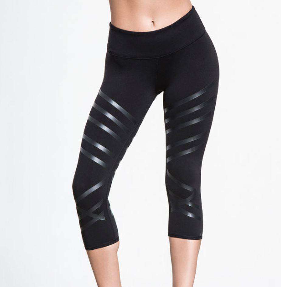 ALO YOGA AIRBRUSH PRINTED CAPRI PRINTED LEGGINGS XSMALL