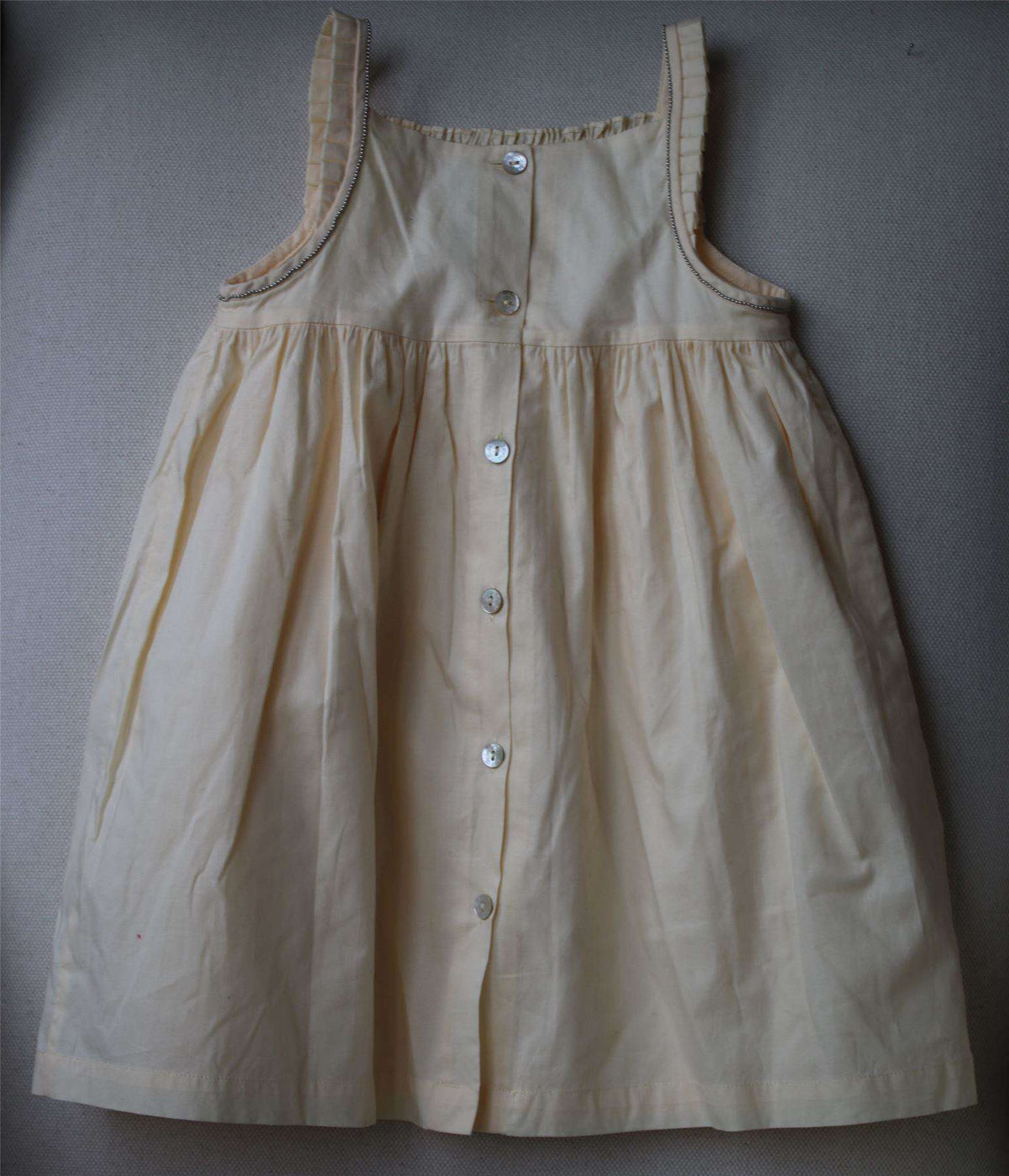 TARTINE ET CHOCOLAT GIRLS PALE YELLOW GATHERED DRESS 2 YEARS