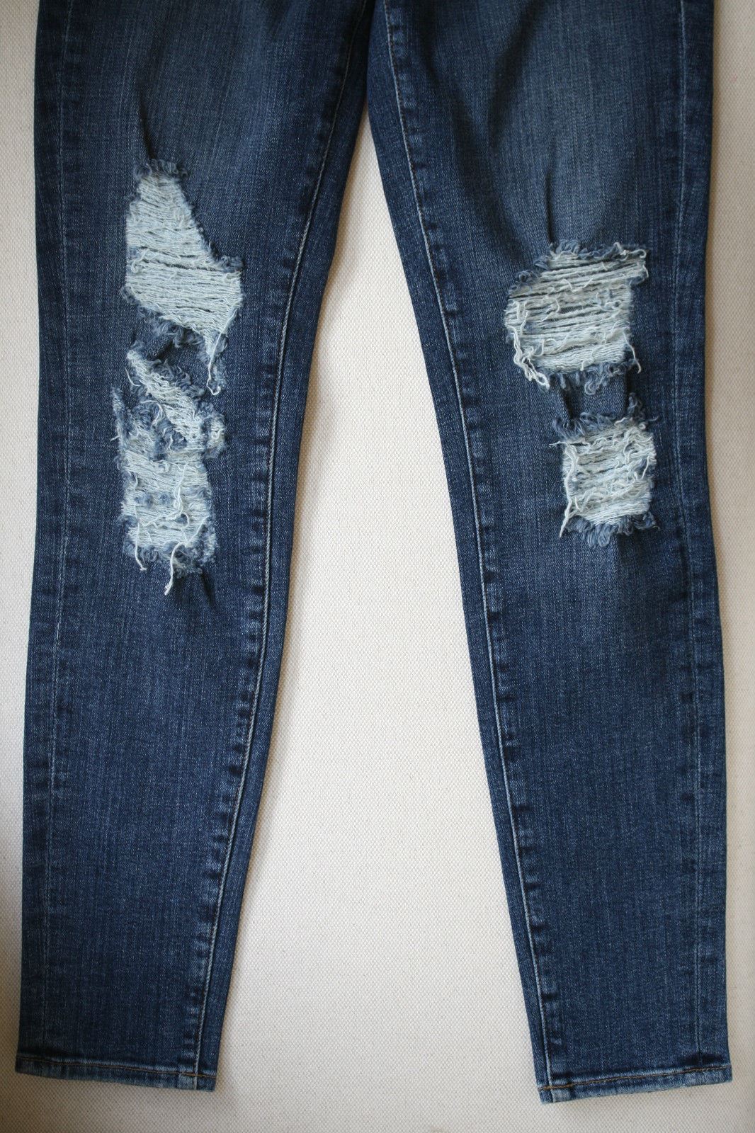 FRAME LE SKINNY DE JEANNE SEVILLE DISTRESSED JEANS W25 UK 6/8
