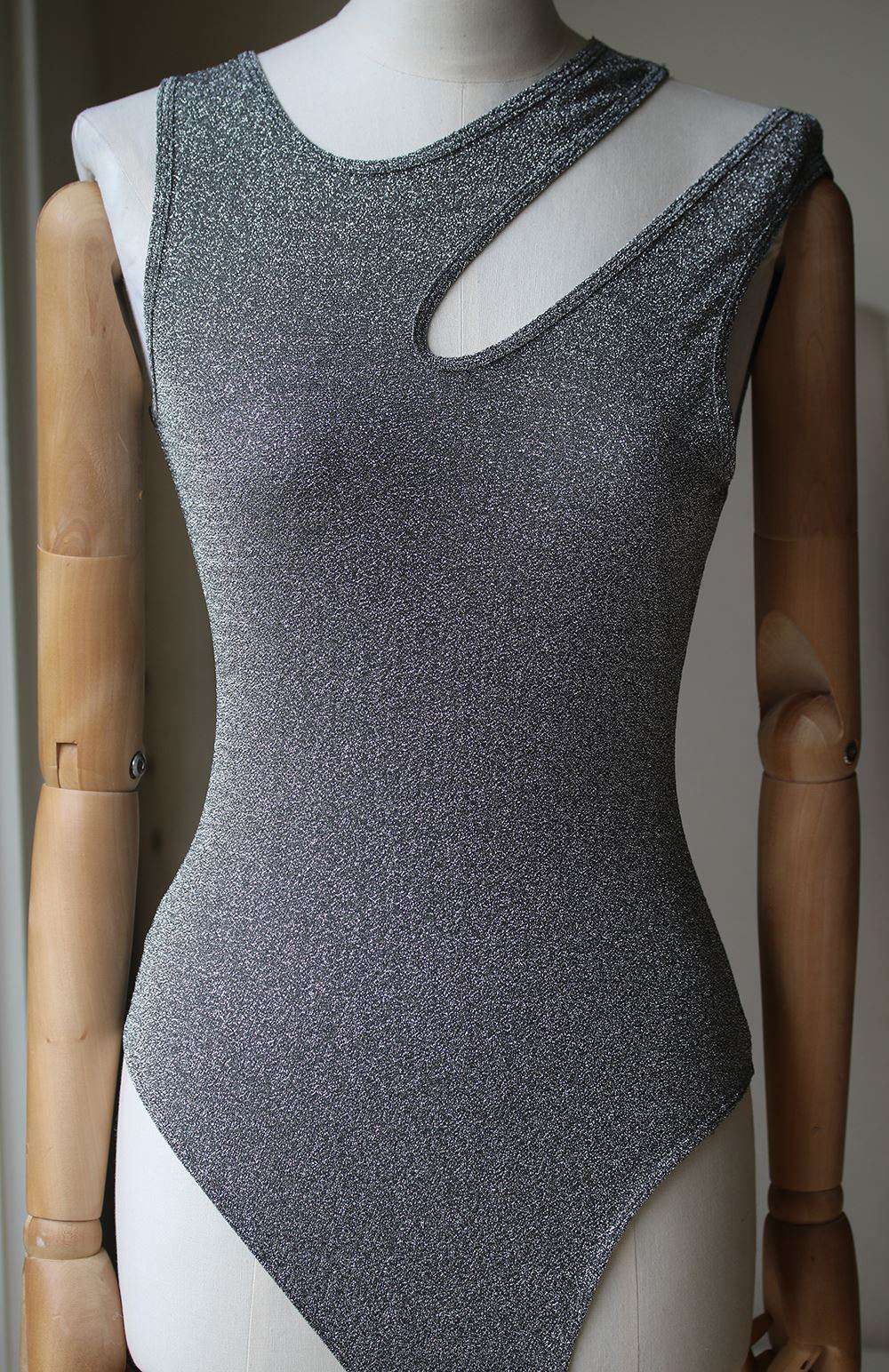ALIX ASTOR CUTOUT METALLIC STRETCH-KNIT BODYSUIT MEDIUM