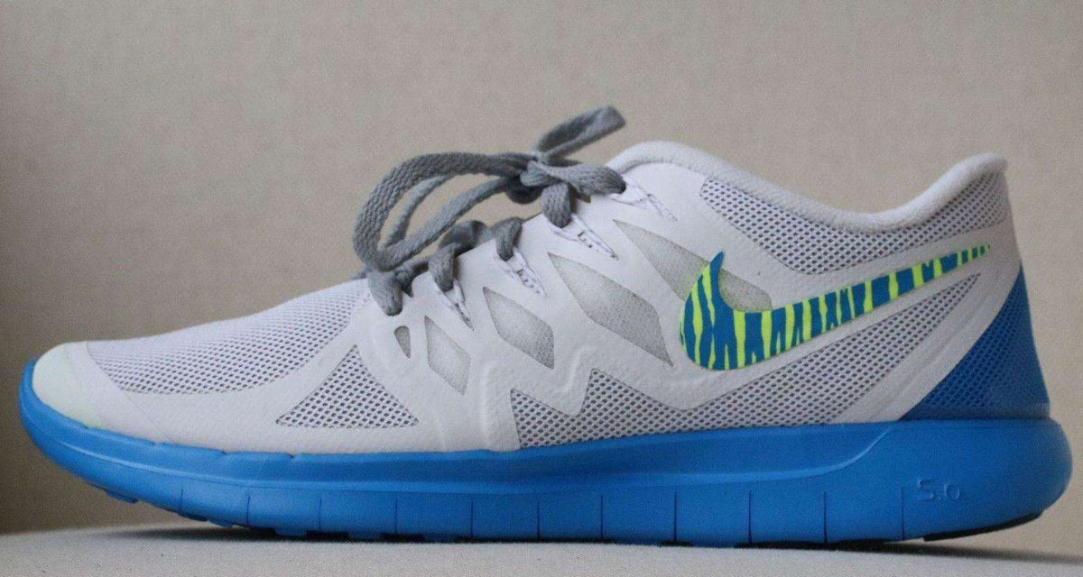 NIKE FREE 5.0 WHITE AND BLUE TRAINERS EU 38.5 UK 5 US 7.5