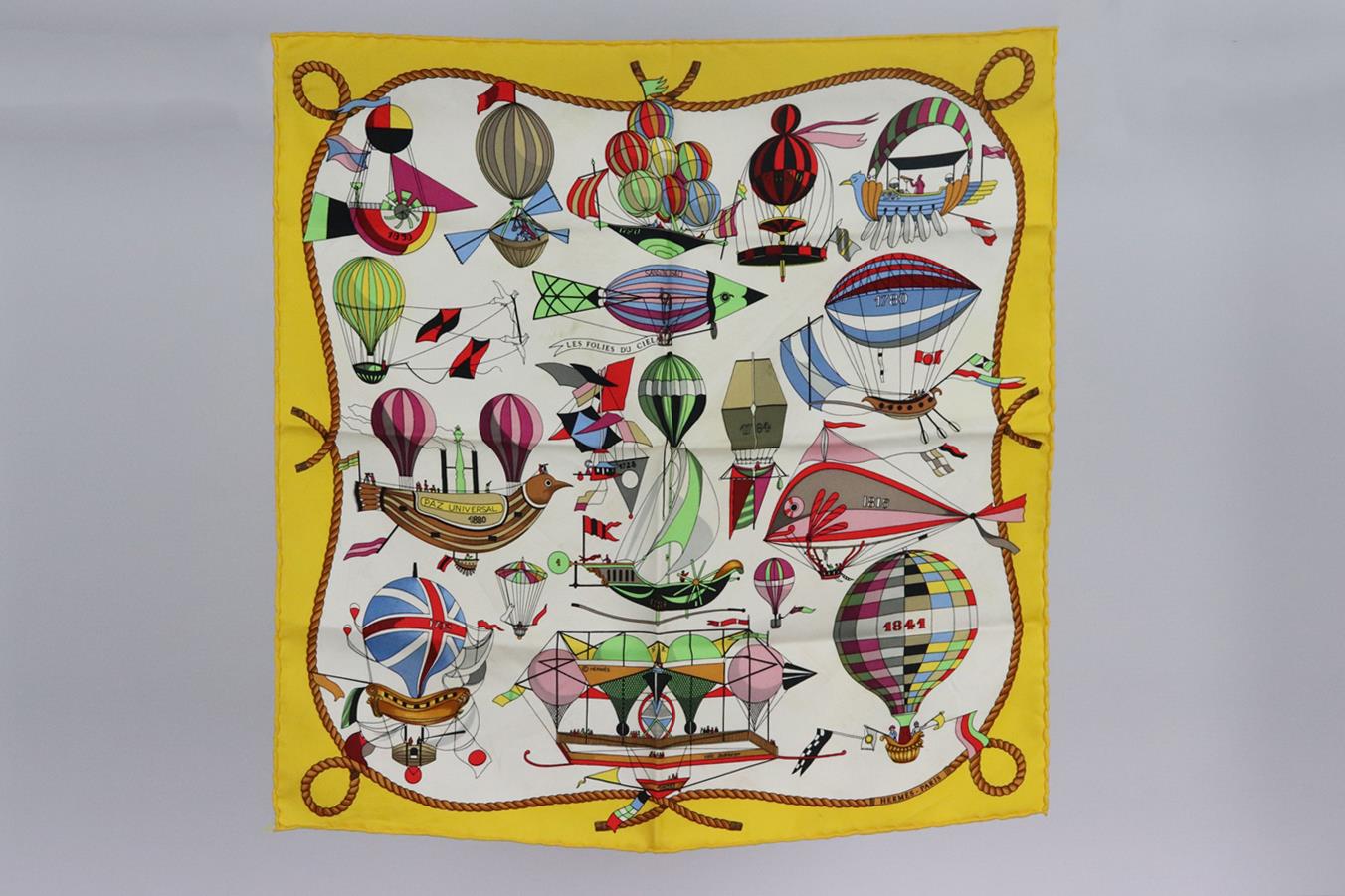 HERMÈS LES FOLIES DU CIEL PRINTED SILK TWILL POCKET SQUARE
