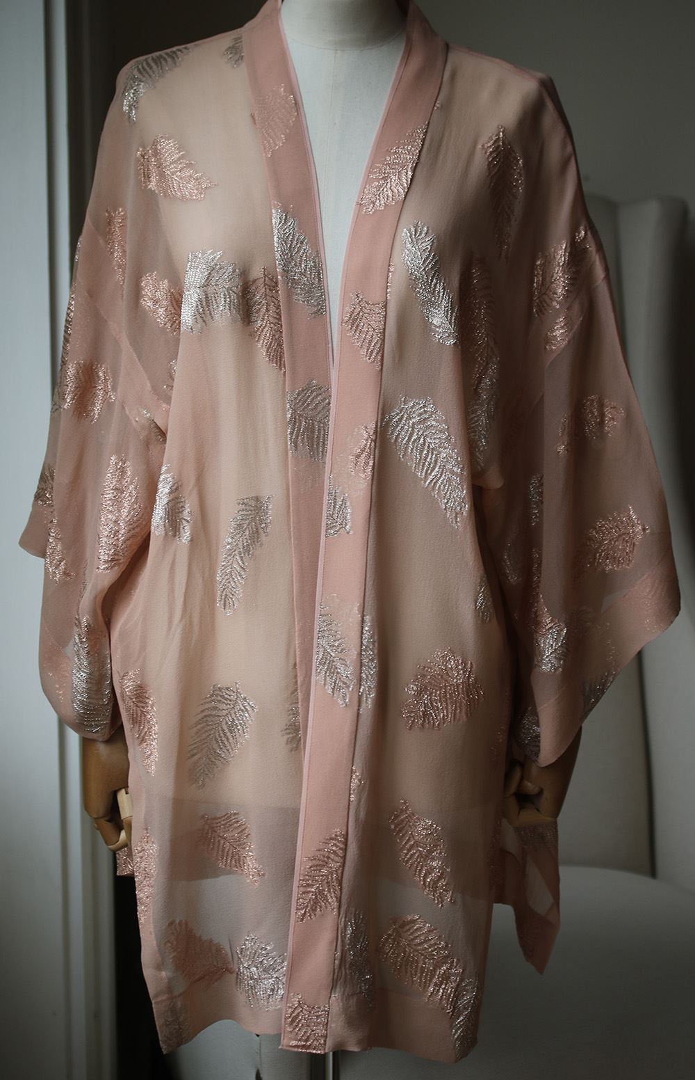 FORTE FORTE LEAF EMBROIDERED KIMONO XSMALL