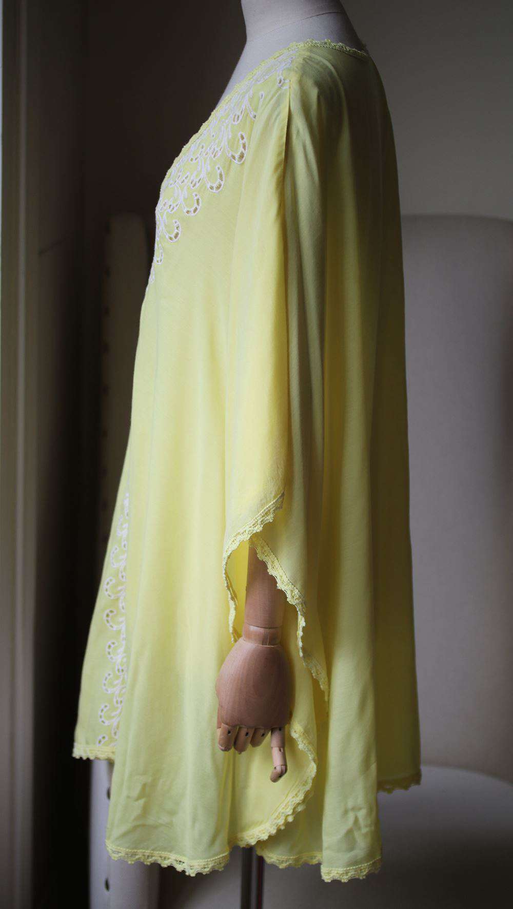 MELISSA ODABASH JESSICA EMBROIDERED KAFTAN DRESS ONE SIZE