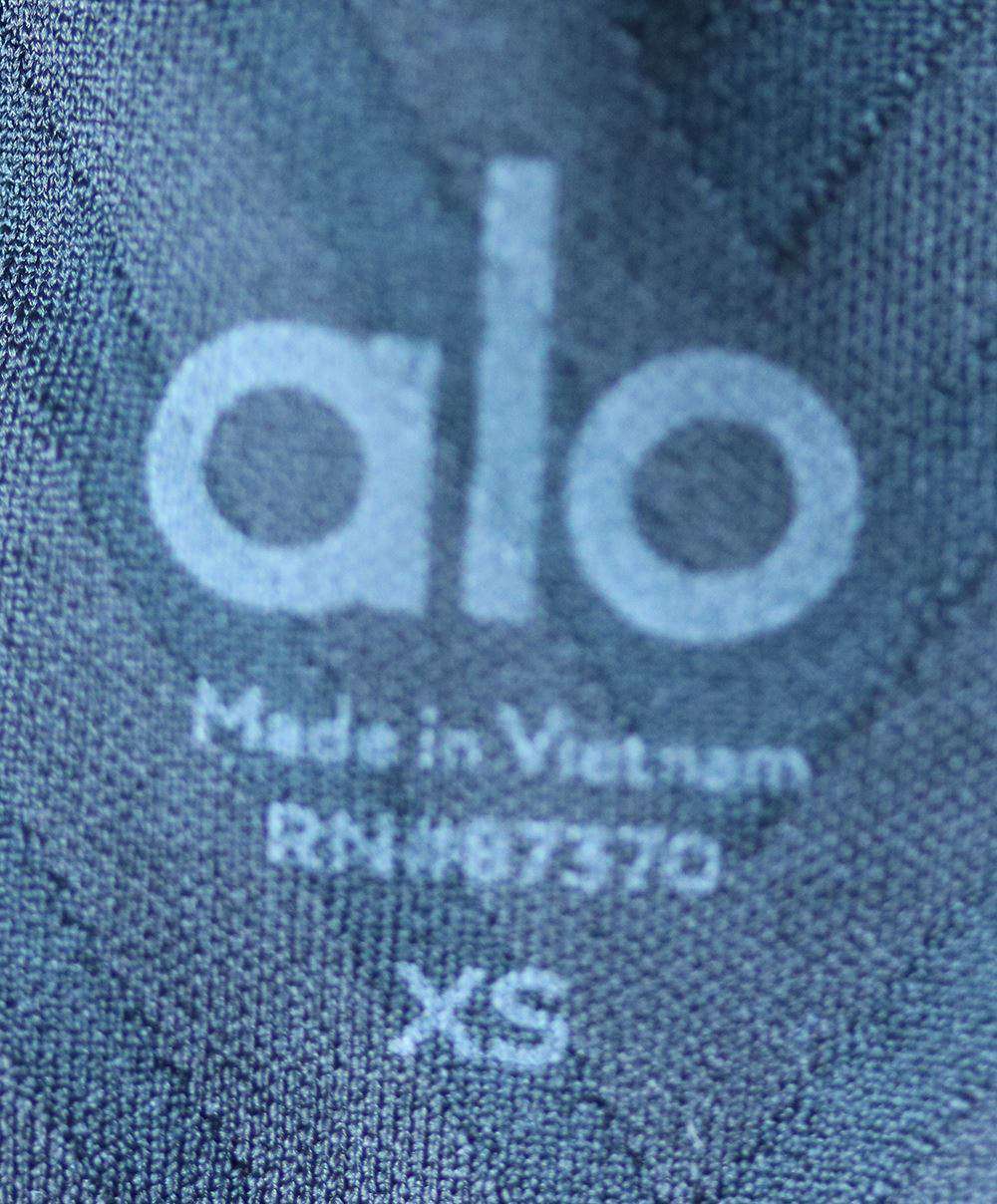 ALO YOGA AIRBRUSH PRINTED CAPRI LEGGINGS XSMALL