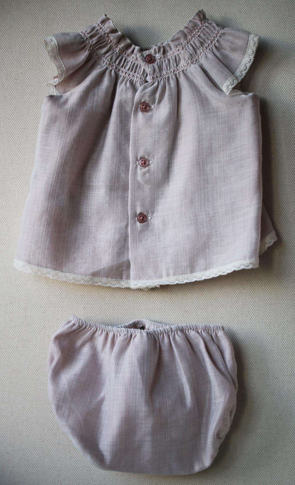 PAZ RODRIGUEZ BABY GIRLS SMOCKED DRESS AND BLOOMERS SET 3 MONTHS