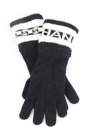 CHANEL 2020 LOGO INTARSIA CASHMERE GLOVES