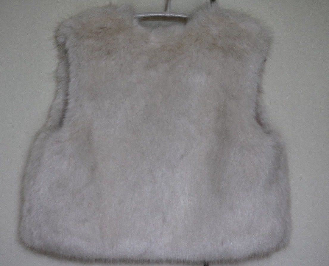 HELEN MOORE GIRLS ERMINE WHITE FAUX FUR WAISTCOAT GILET 4-6 YEARS