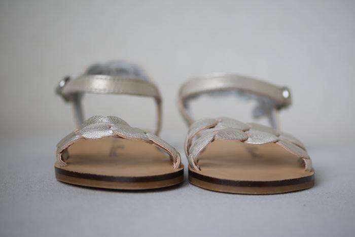 TARTINE ET CHOCOLAT GIRLS GOLD PETAL SANDALS EU 26 UK 8